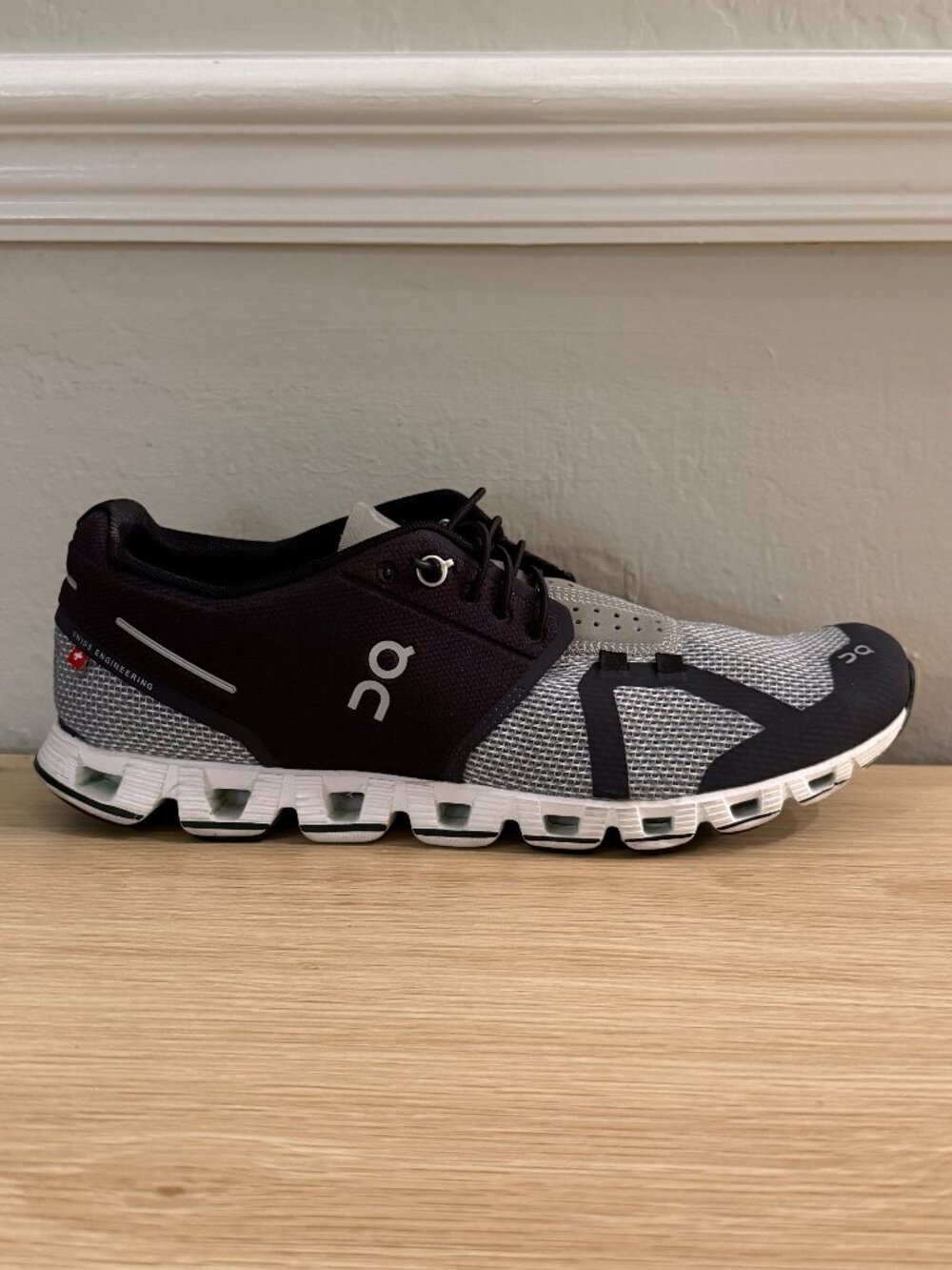 Men's On Cloud 5 Size 8 in black / slate